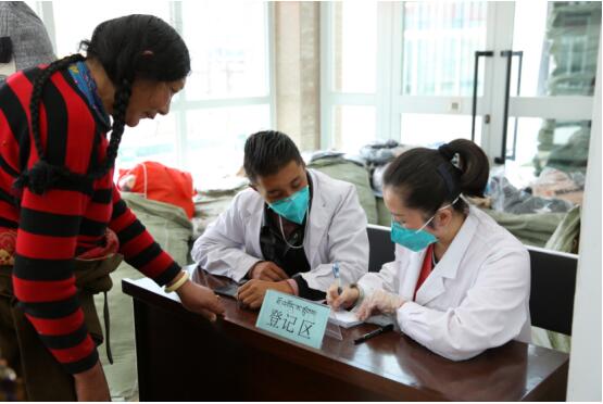 藏民扎西：感谢深圳远东医院到来的好医生